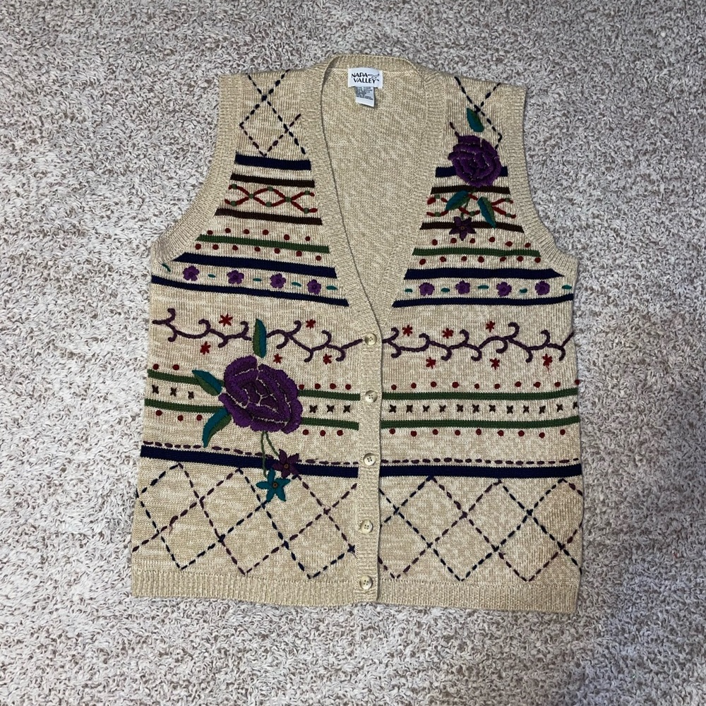 Napa Valley sweater vest in brown with designs size medium